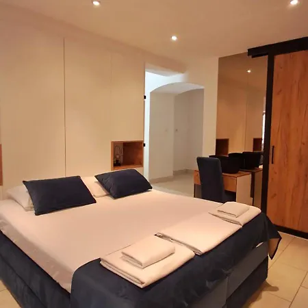 Magic Moments Stari Grad Apartment *